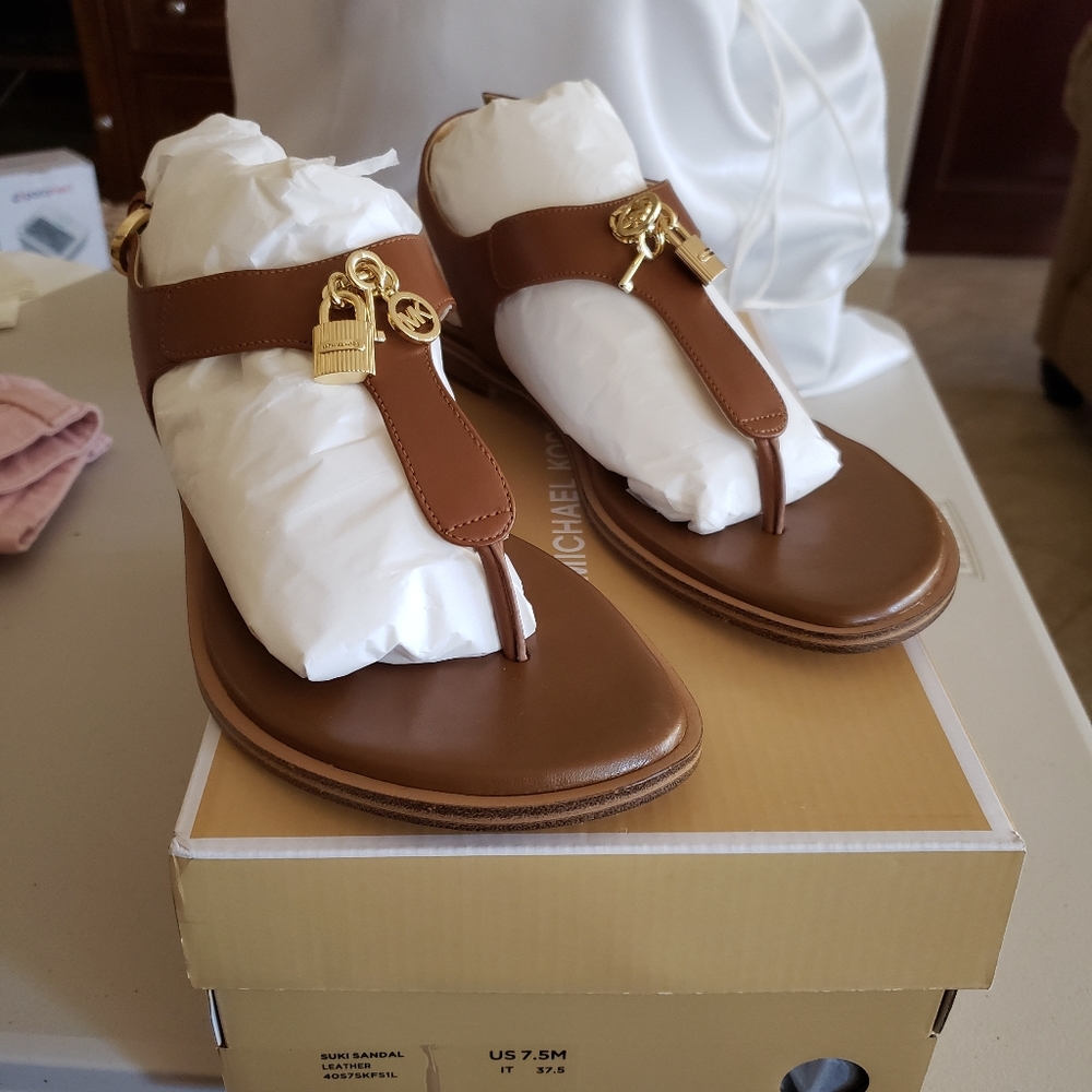 Brand new Michael Kors Leather Thong Sandal